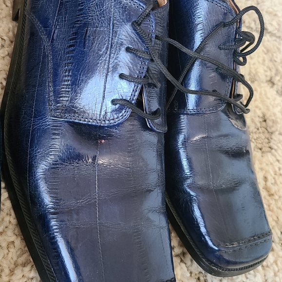 MENS SHOES - Picture 15 of 16